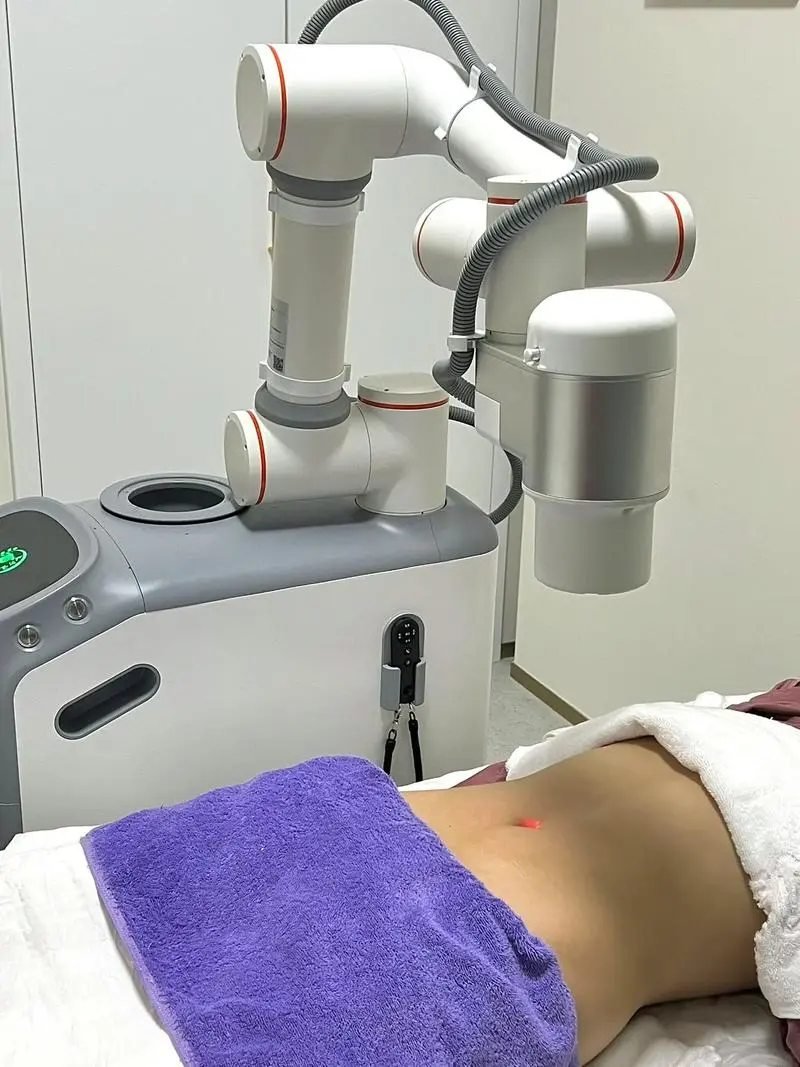 Robotic system used in a beauty treatment setting